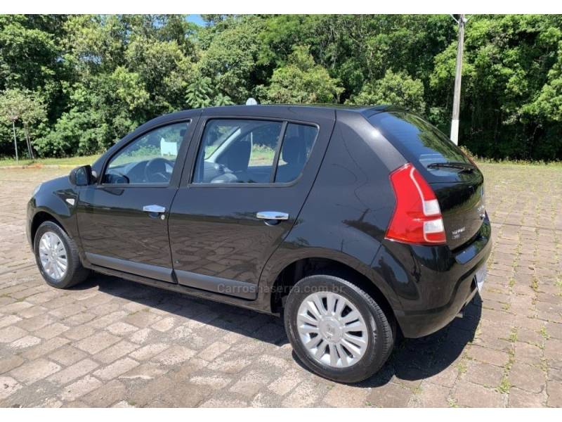 RENAULT - SANDERO - 2011/2012 - Preta - R$ 34.800,00