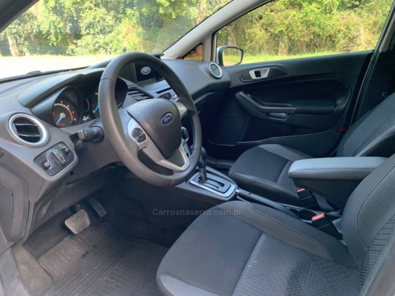 FORD - FIESTA - 2018/2018 - Branca - R$ 59.800,00