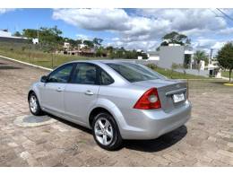 FORD - FOCUS - 2008/2009 - Prata - R$ 35.800,00