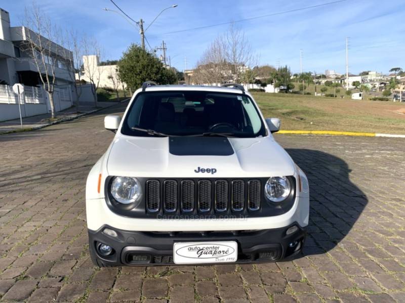 JEEP - RENEGADE - 2015/2016 - Branca - R$ 82.800,00