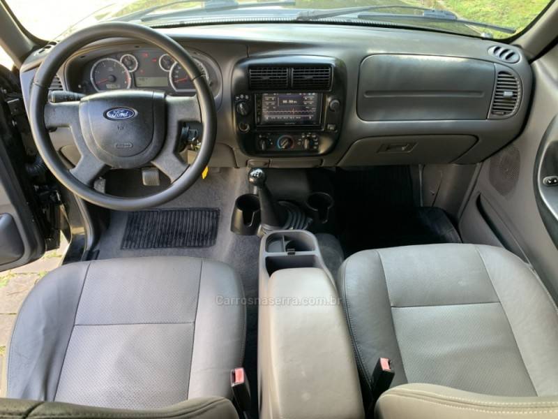 FORD - RANGER - 2006/2007 - Preta - R$ 69.800,00