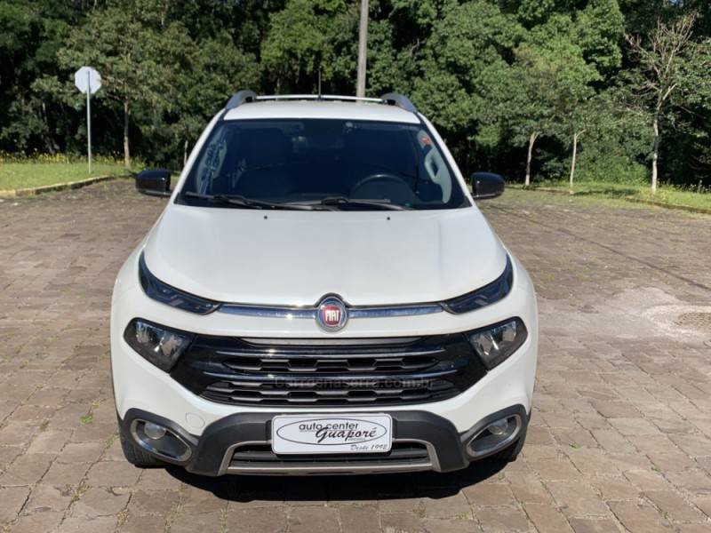 FIAT - TORO - 2020/2021 - Branca - R$ 126.800,00