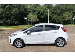 FORD - FIESTA - 2018/2018 - Branca - R$ 59.800,00