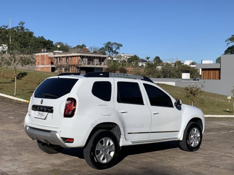 RENAULT - DUSTER - 2015/2016 - Branca - R$ 65.800,00