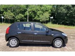 RENAULT - SANDERO - 2011/2012 - Preta - R$ 34.800,00