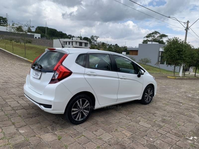 HONDA - FIT - 2019/2020 - Branca - R$ 87.800,00