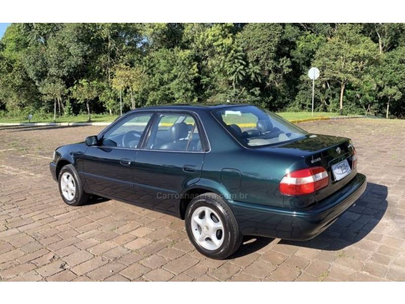 TOYOTA - COROLLA - 2000/2000 - Verde - R$ 29.800,00