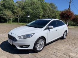 FORD - FOCUS - 2016/2017 - Branca - Sob Consulta