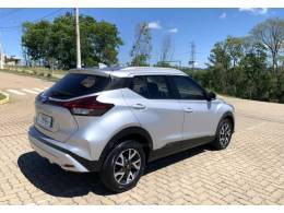 NISSAN - KICKS - 2023/2023 - Prata - R$ 102.800,00