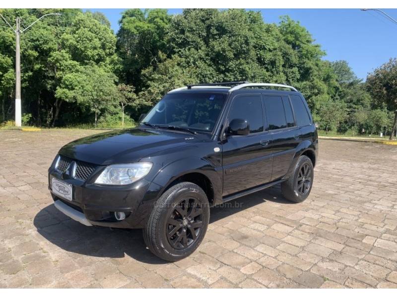 MITSUBISHI - PAJERO TR4 - 2010/2010 - Preta - R$ 61.800,00