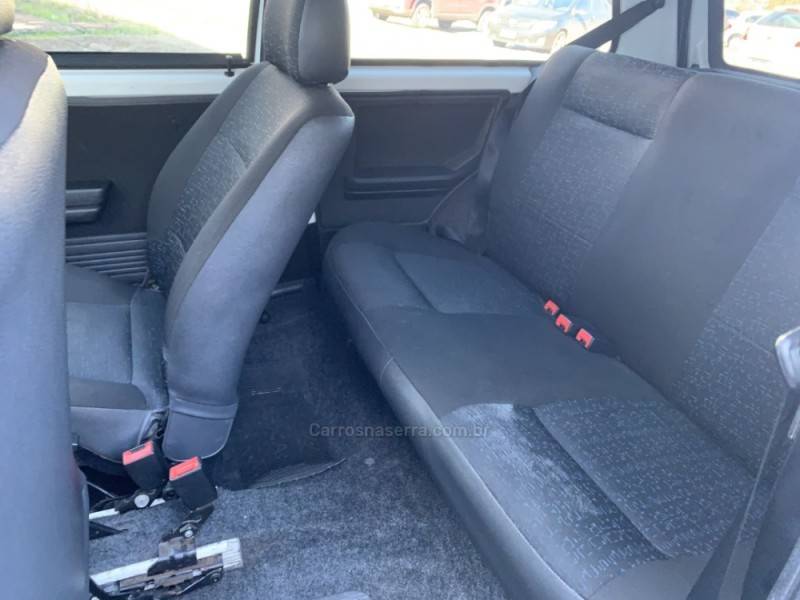 FIAT - UNO - 2010/2011 - Branca - R$ 30.800,00
