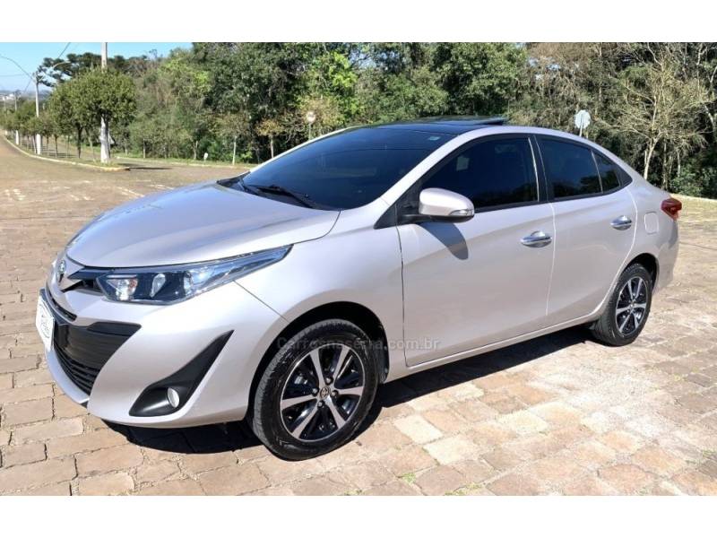 TOYOTA - YARIS - 2019/2020 - Prata - R$ 92.800,00