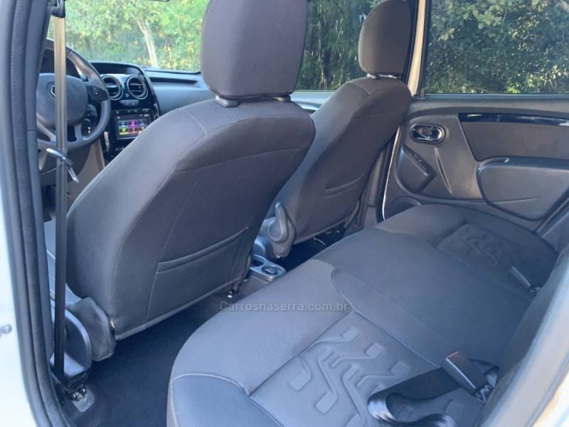 RENAULT - DUSTER - 2015/2016 - Branca - R$ 65.800,00