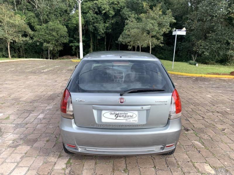 FIAT - PALIO - 2010/2011 - Prata - R$ 28.800,00