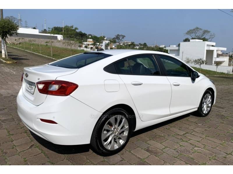 CHEVROLET - CRUZE - 2017/2018 - Branca - R$ 86.800,00