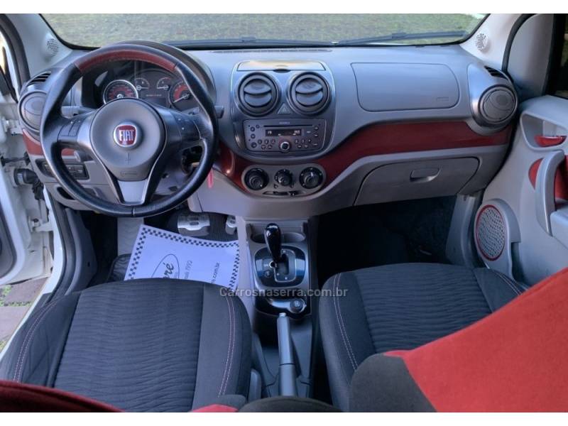 FIAT - PALIO - 2012/2013 - Branca - R$ 41.800,00