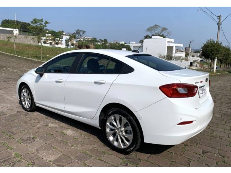 CHEVROLET - CRUZE - 2017/2018 - Branca - R$ 86.800,00