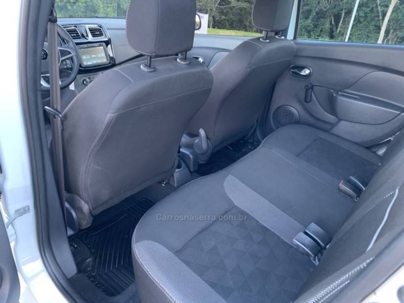 RENAULT - LOGAN - 2020/2021 - Branca - R$ 65.800,00