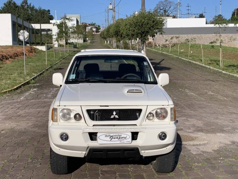 MITSUBISHI - L200 - 2003/2003 - Branca - R$ 55.800,00