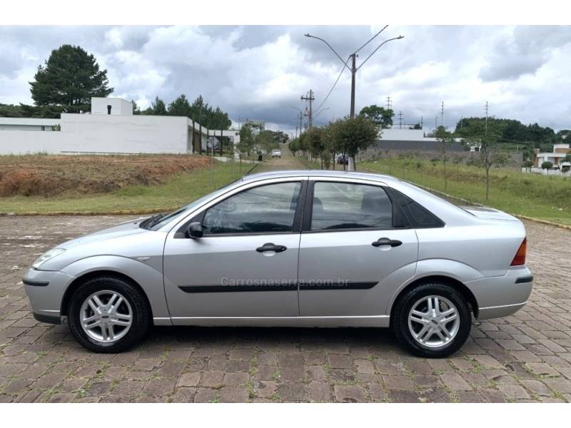 FORD - FOCUS - 2008/2008 - Prata - R$ 28.800,00