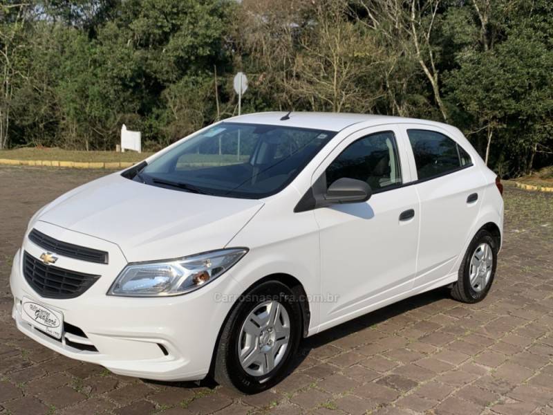 CHEVROLET - ONIX - 2017/2018 - Branca - R$ 52.800,00