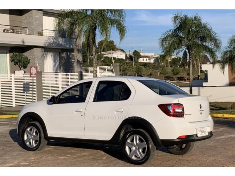 RENAULT - LOGAN - 2020/2021 - Branca - R$ 65.800,00