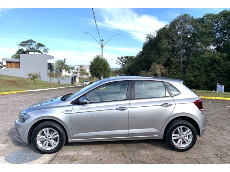 VOLKSWAGEN - POLO - 2018/2018 - Prata - R$ 73.800,00