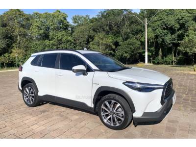 TOYOTA - COROLLA - 2021/2022 - Branca - R$ 149.800,00