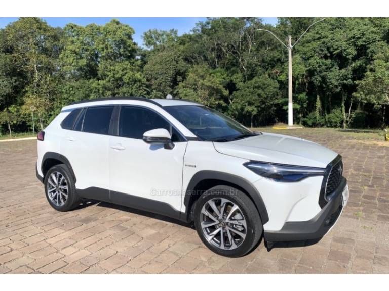 TOYOTA - COROLLA - 2021/2022 - Branca - R$ 149.800,00