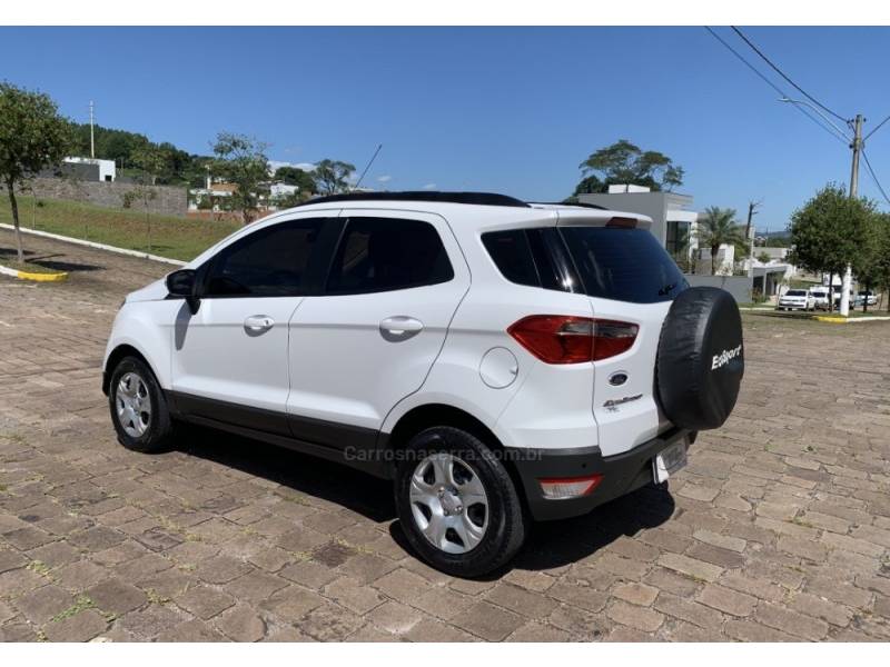 FORD - ECOSPORT - 2016/2017 - Branca - R$ 61.800,00