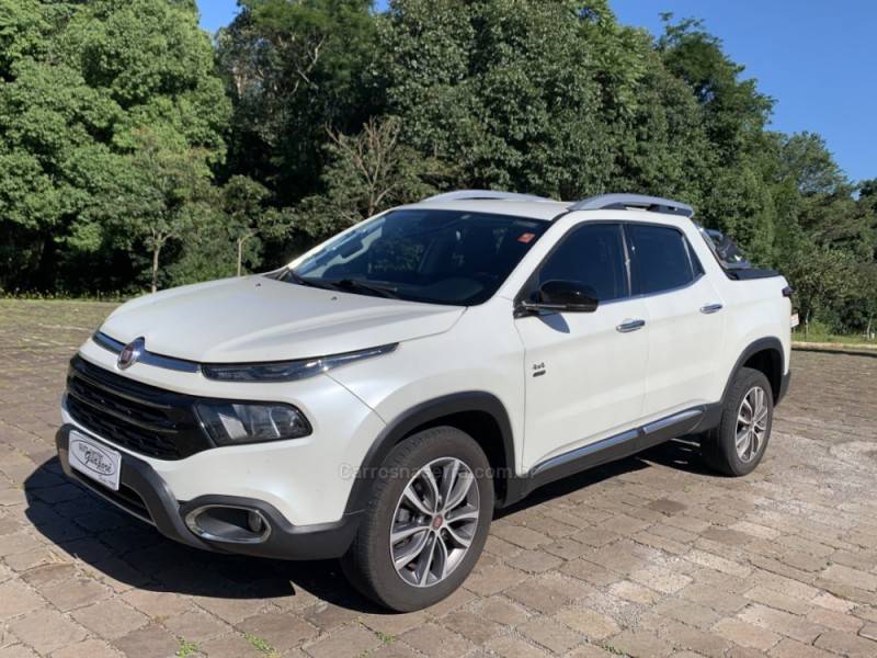 FIAT - TORO - 2020/2021 - Branca - R$ 126.800,00