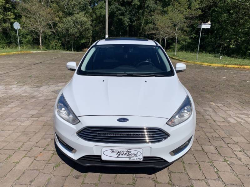 FORD - FOCUS - 2016/2017 - Branca - Sob Consulta