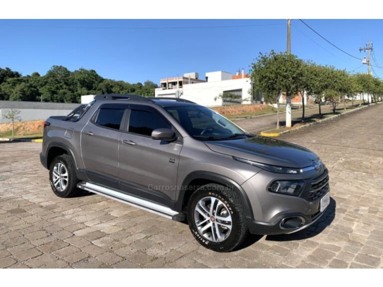 FIAT - TORO - 2018/2019 - Cinza - R$ 106.800,00
