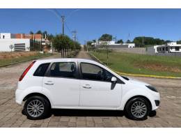 FORD - FIESTA - 2011/2012 - Branca - R$ 28.800,00