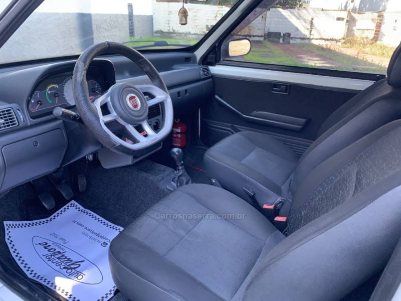 FIAT - UNO - 2010/2011 - Branca - R$ 30.800,00