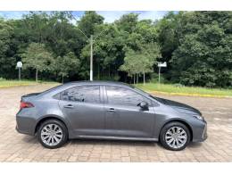 TOYOTA - COROLLA - 2021/2022 - Cinza - R$ 134.800,00