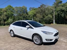 FORD - FOCUS - 2016/2017 - Branca - Sob Consulta