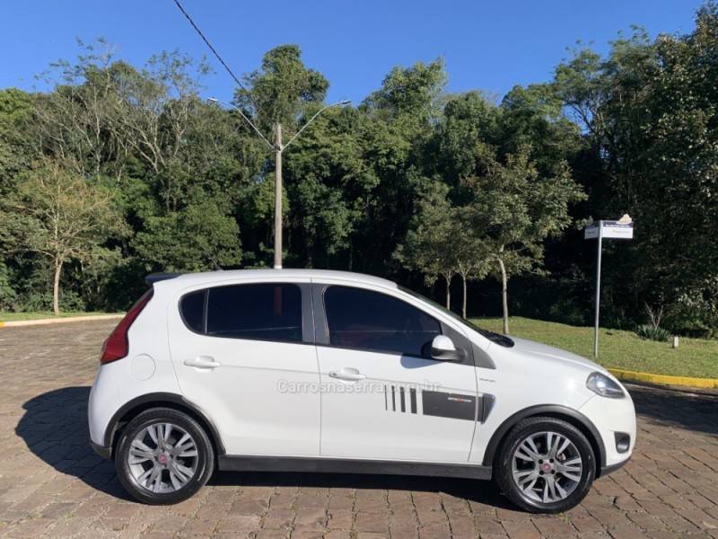 FIAT - PALIO - 2012/2013 - Branca - R$ 41.800,00