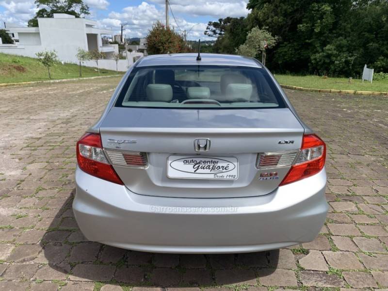 HONDA - CIVIC - 2013/2014 - Prata - R$ 73.800,00