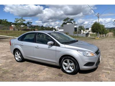 FORD - FOCUS - 2008/2009 - Prata - R$ 35.800,00