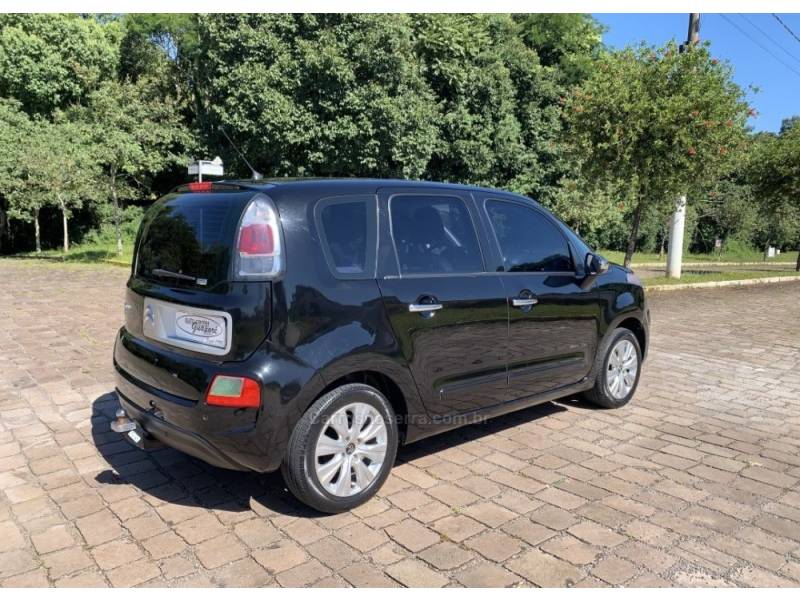 CITROËN - C3 PICASSO - 2013/2014 - Preta - R$ 41.800,00