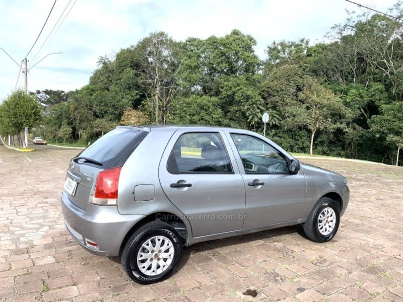 FIAT - PALIO - 2010/2011 - Prata - R$ 28.800,00