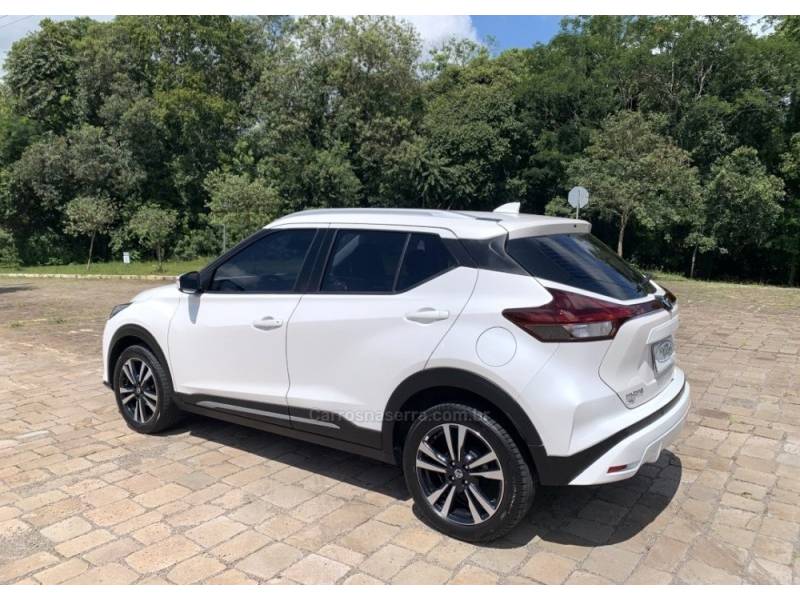 NISSAN - KICKS - 2022/2022 - Branca - R$ 99.800,00
