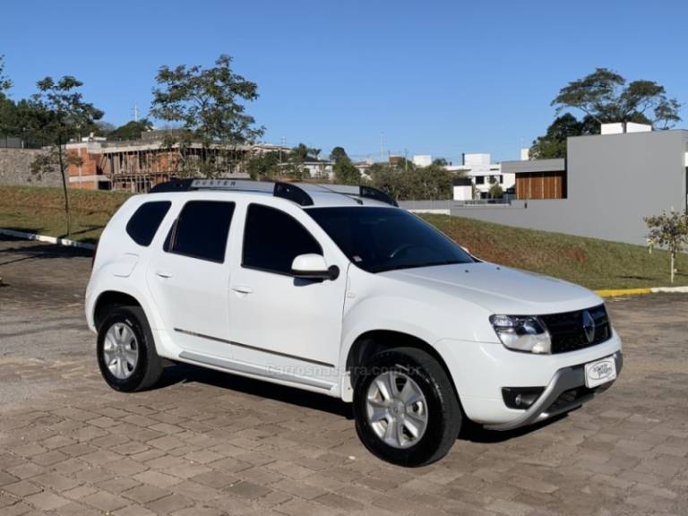 RENAULT - DUSTER - 2015/2016 - Branca - R$ 65.800,00