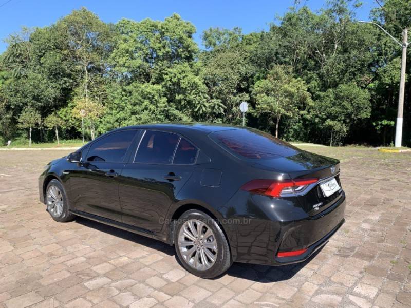 TOYOTA - COROLLA - 2019/2020 - Preta - R$ 128.800,00