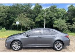 TOYOTA - COROLLA - 2021/2022 - Cinza - R$ 134.800,00