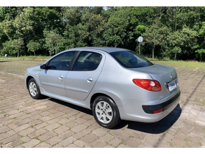 PEUGEOT - 207 - 2010/2011 - Prata - R$ 23.800,00