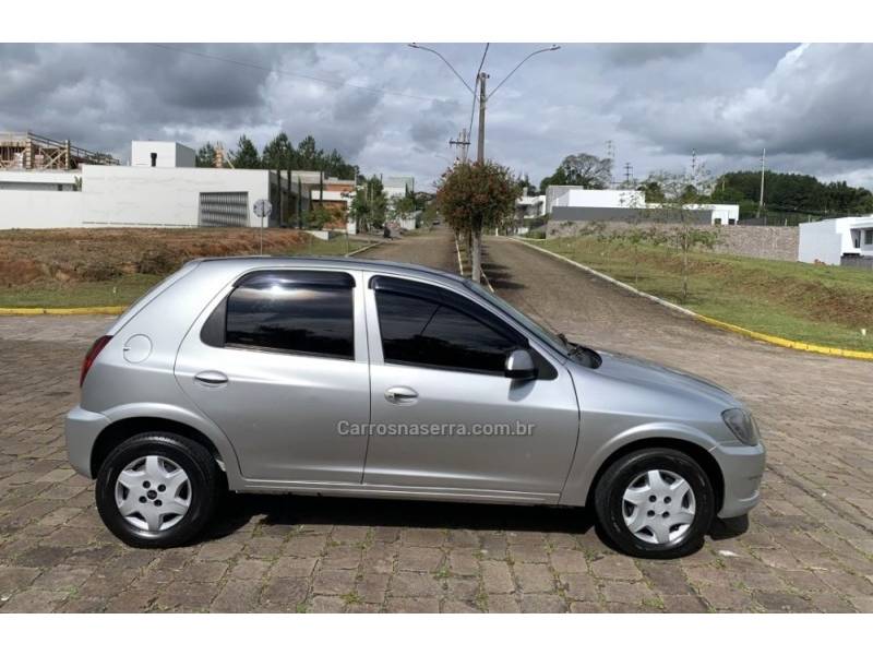 CHEVROLET - CELTA - 2013/2013 - Prata - R$ 37.800,00