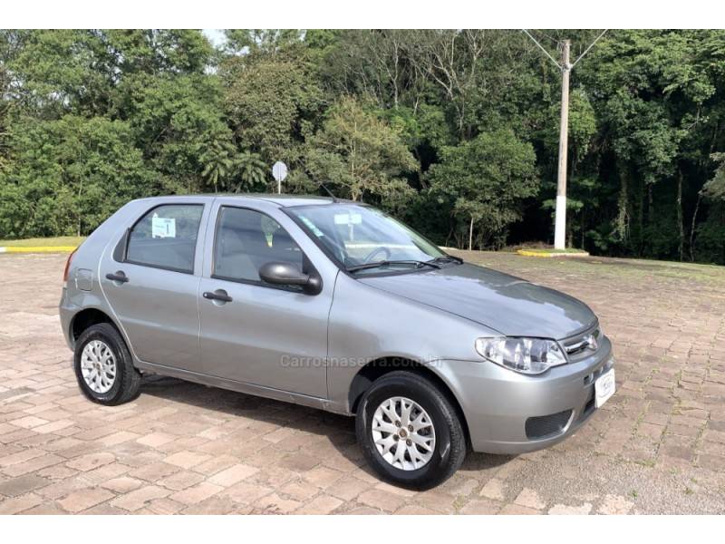 FIAT - PALIO - 2010/2011 - Prata - R$ 28.800,00