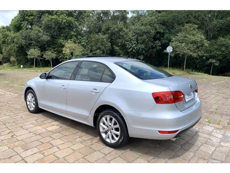 VOLKSWAGEN - JETTA - 2013/2013 - Prata - R$ 69.800,00